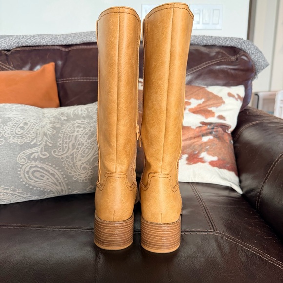 No Boundaries Tall Equestrian Boots 8 wide - Picture 7 of 9